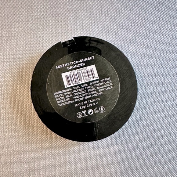 NWOB Aesthetica Sunset Bronzer Siky Powder Mirrored Compact - Picture 3 of 13